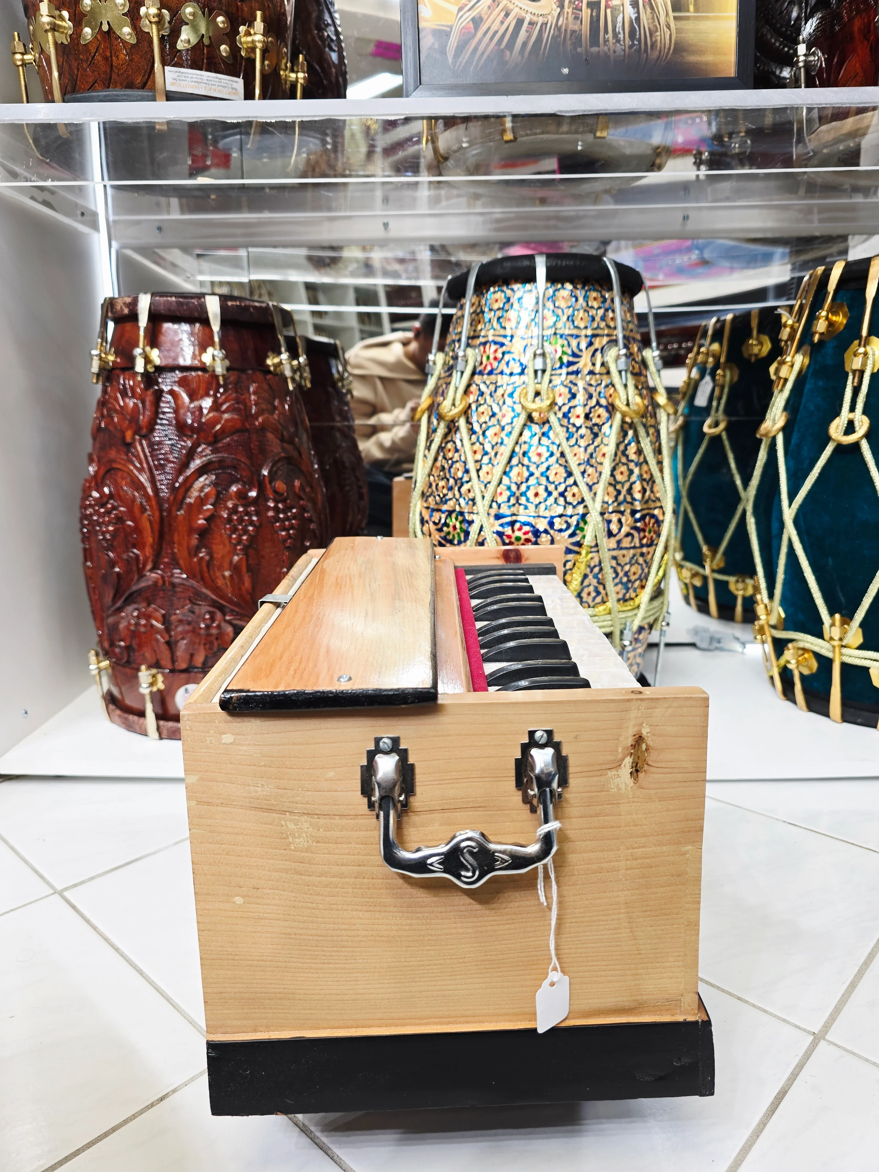 Tiny Virtuoso: Traditional Playable Wooden Toddler Harmonium *Minor Cosmetic Defects + Space between keys* - Image 5